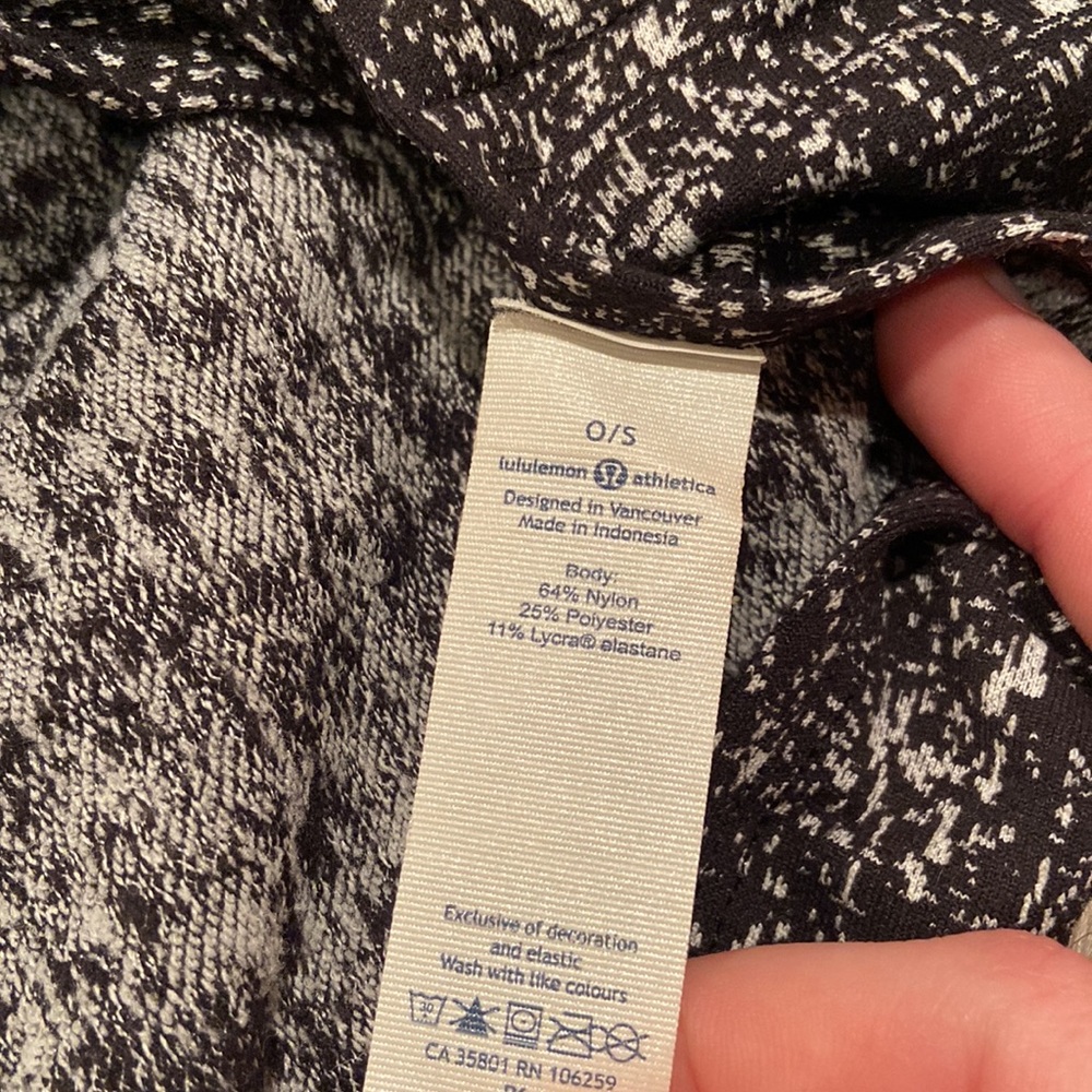 Lululemon Heathered Grey Rulu Vinyasa Yoga Scarf Wrap - Picture 3 of 5
